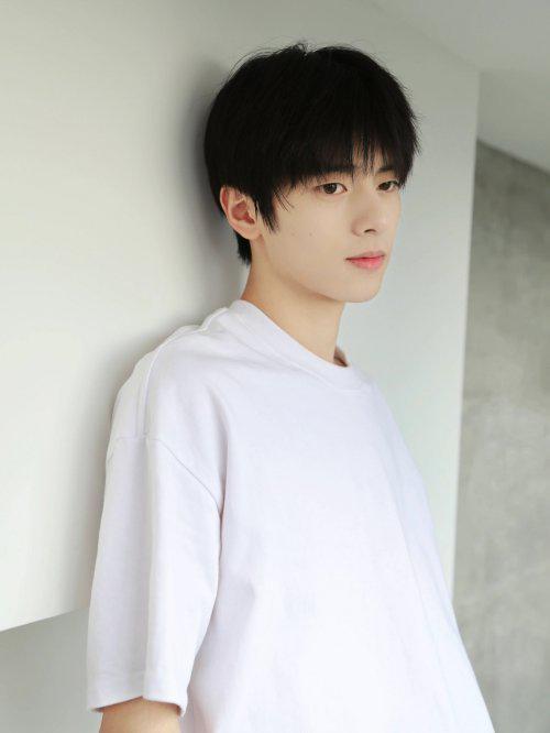 得白什么洗面奶好用美白保湿洗的干净AG真人网男士美白洗面奶哪个牌子洗(图2) 得白什么洗面奶好用美白保湿洗的干净AG真人网男士美白洗面奶哪个牌子洗(图2)